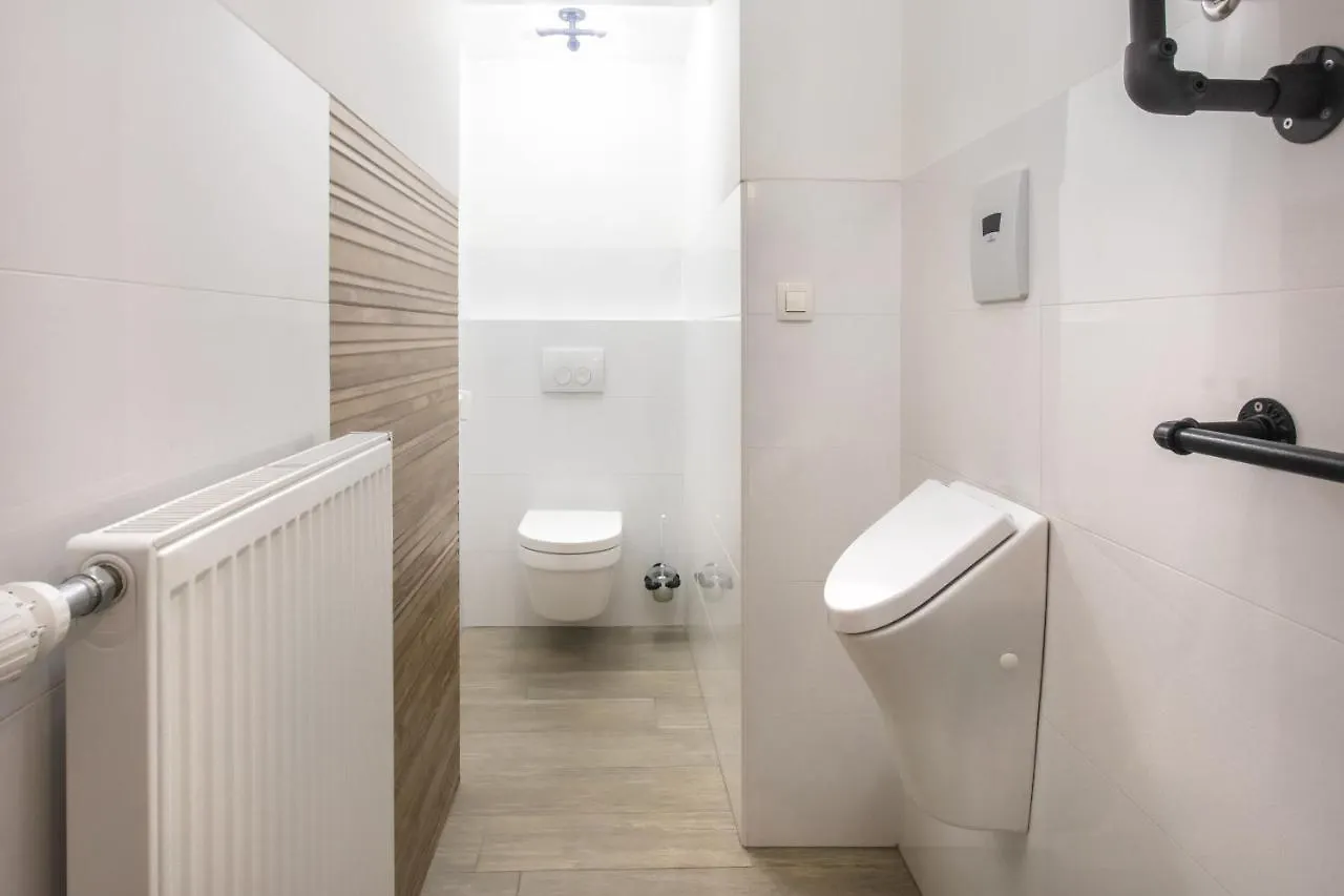 Apartment Stay In Pub Kamera Klub Apatment-City Center Ljubljana